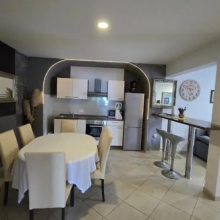 Andrea With Whirpool By Guide Villa Breza