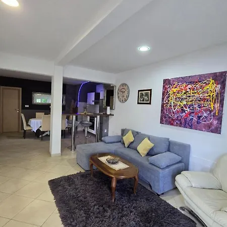 Andrea With Whirpool By Guide * Breza