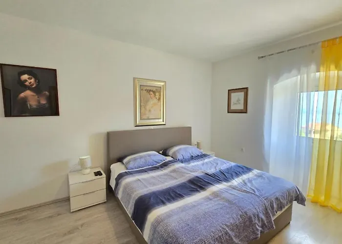 Andrea With Whirpool By Guide Villa Breza