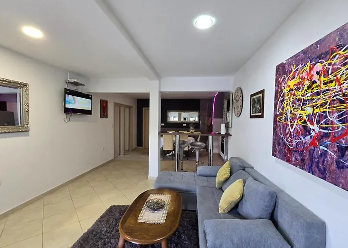 Andrea With Whirpool By Guide Vila *