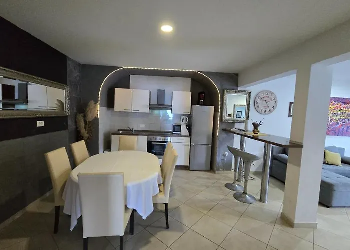 Andrea With Whirpool By Guide Vila Breza